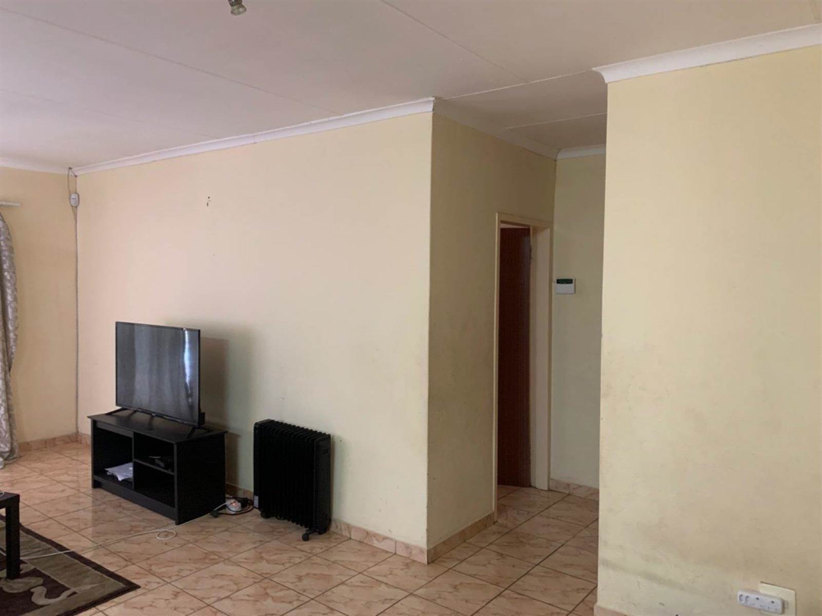 3 Bed House in Serala View photo number 11