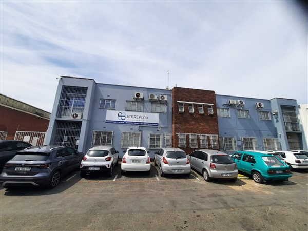 1 700  m² Industrial space