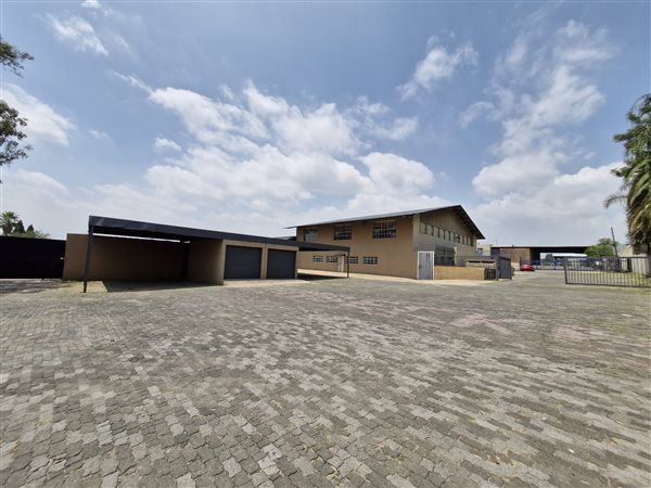 25153  m² Industrial space in Commercia