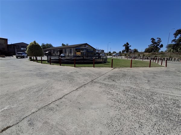 533  m² Commercial space