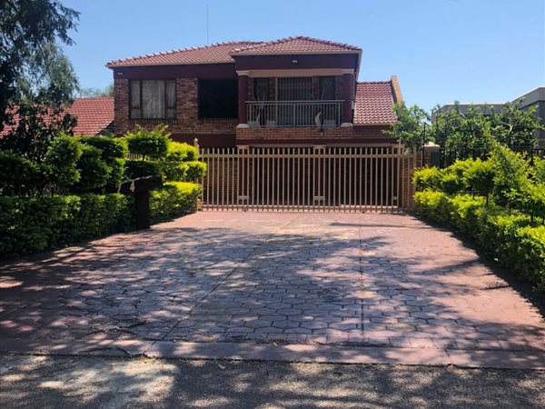 6 Bed House in Amandasig