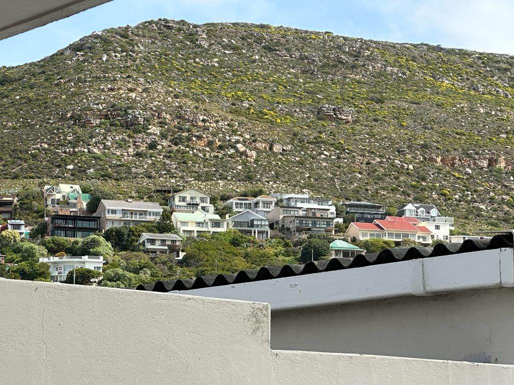 2 Bed Apartment in Fish Hoek photo number 12