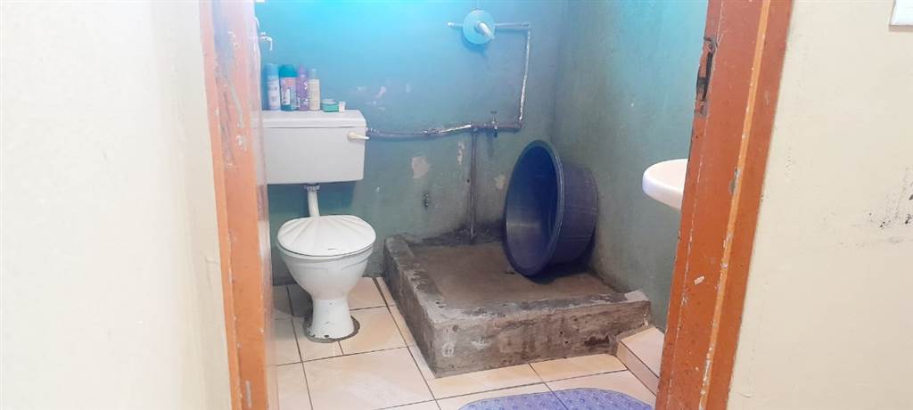 2 Bed House in Kwandengezi photo number 9