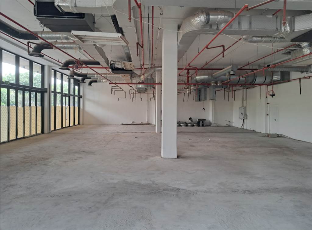 690  m² Retail Space in New Town Centre (Gateway) photo number 6