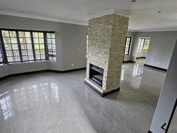 4 Bedroom House 4 Bedroom House