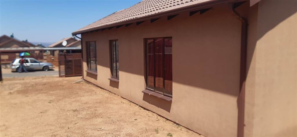 3 Bed House in Soshanguve photo number 3