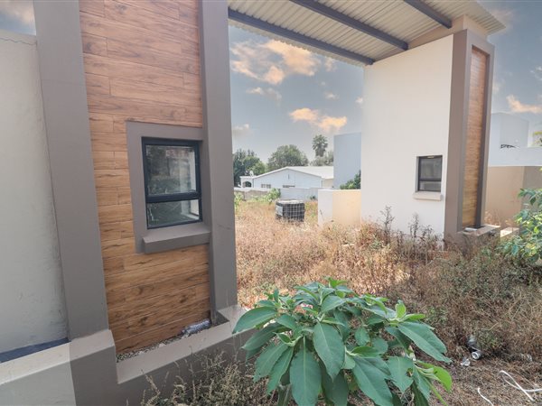 1980 m² Land available in Kensington