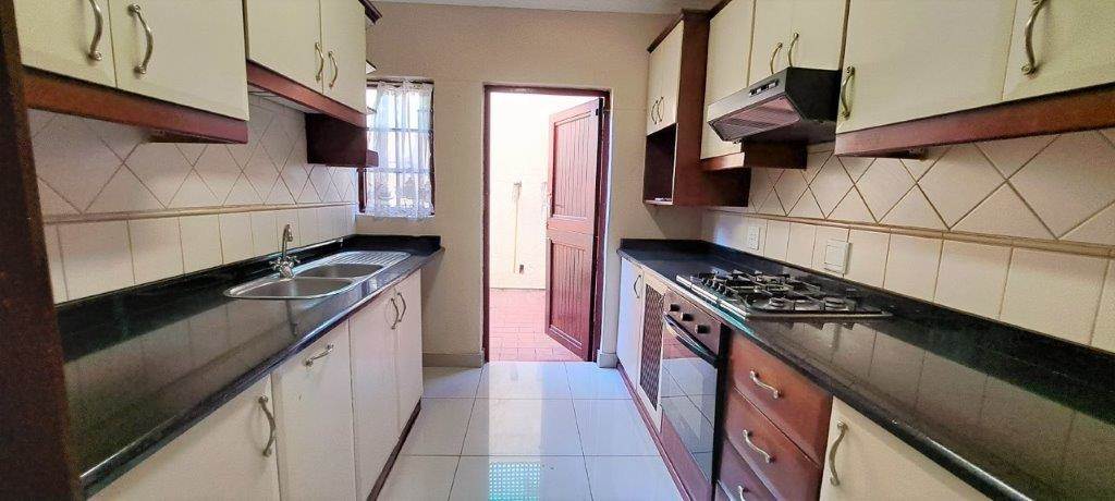 3 Bed Townhouse in Musgrave photo number 22