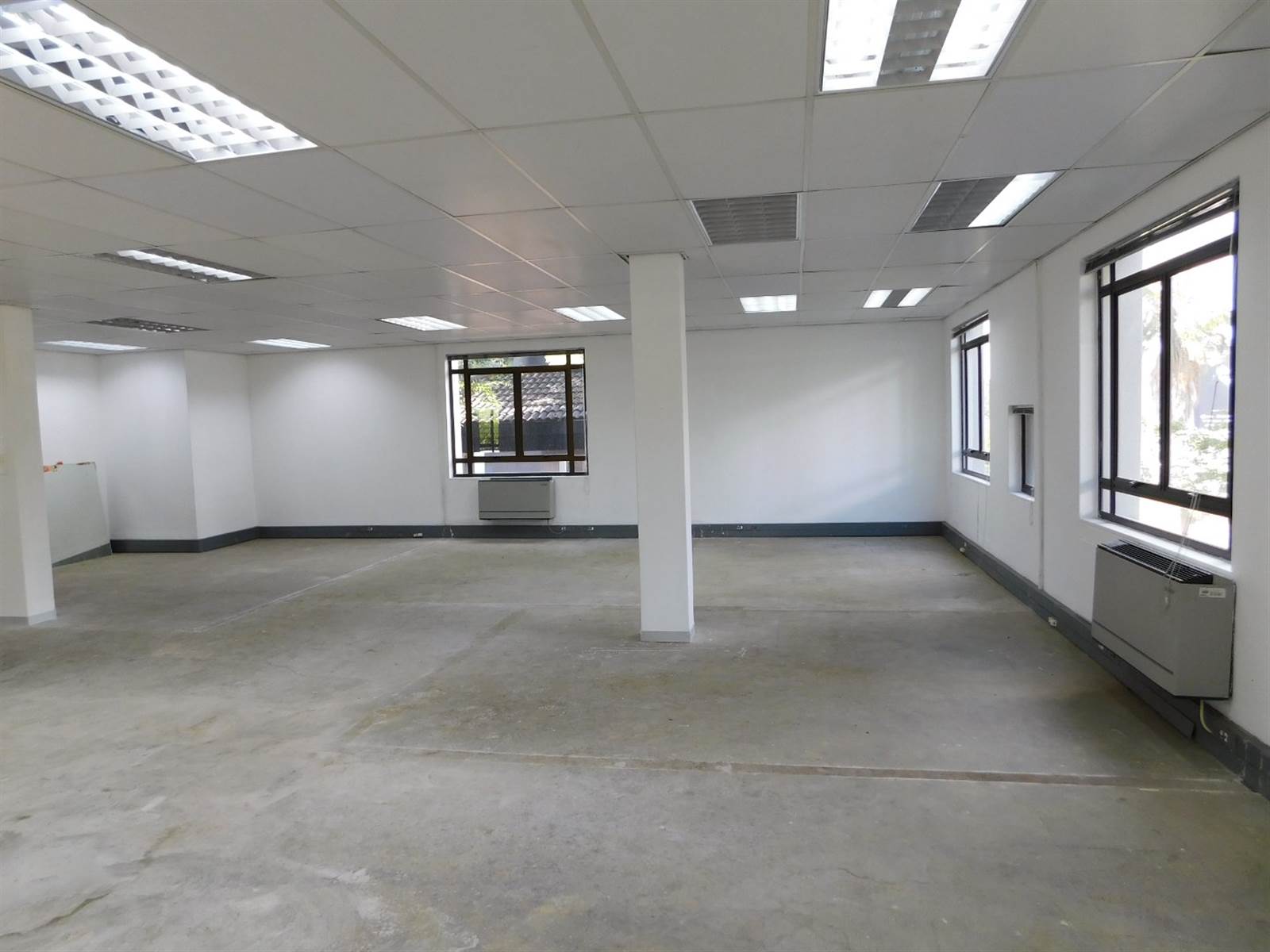 182  m² Office Space in Hyde Park photo number 15
