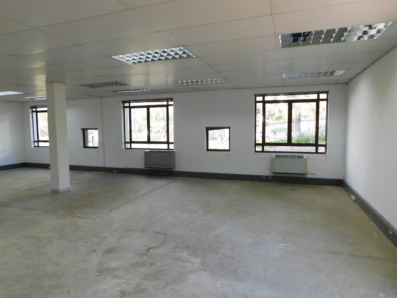 182  m² Office Space in Hyde Park photo number 8