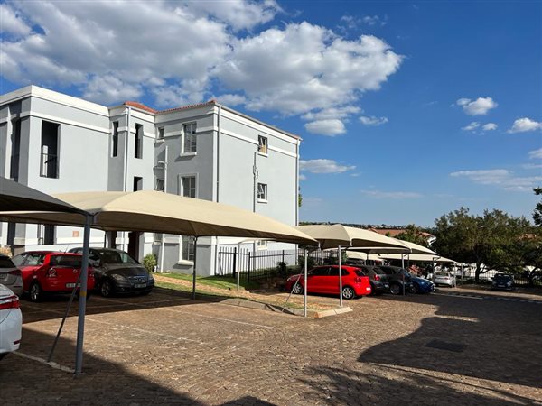3 Bed Apartment in Northcliff