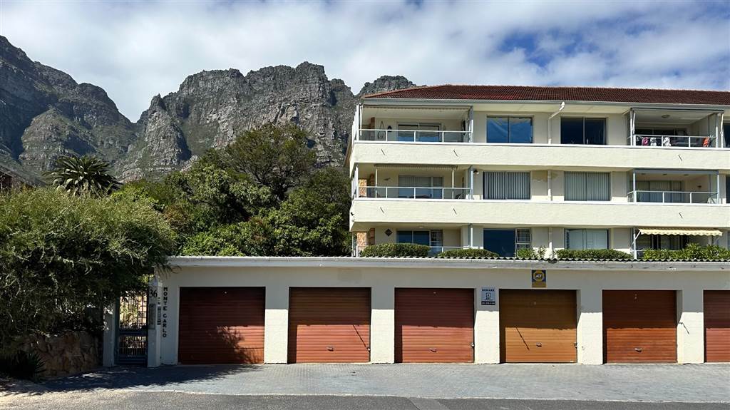 2 Bed Apartment in Camps Bay photo number 18