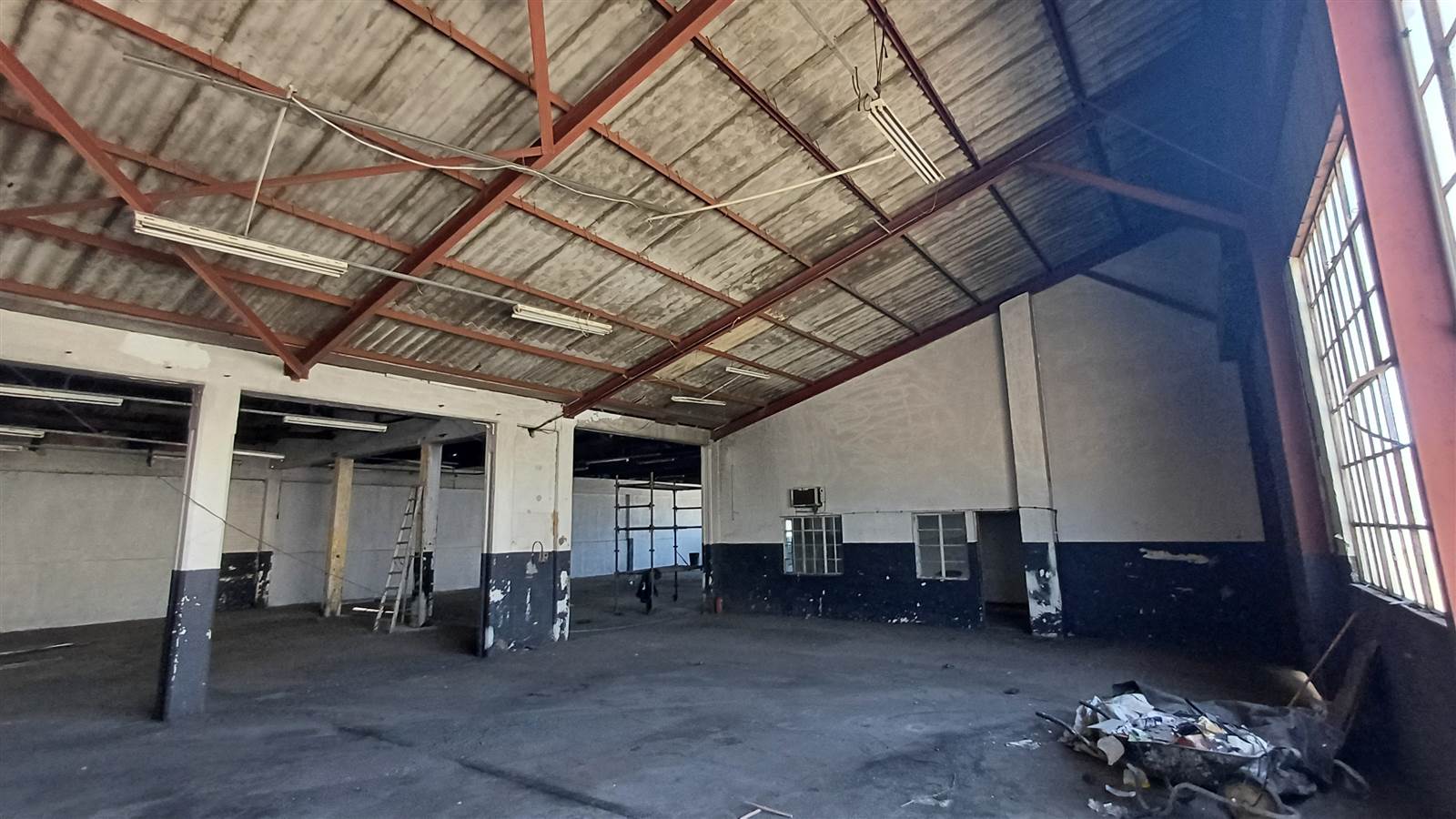 650  m² Industrial space in North End photo number 17