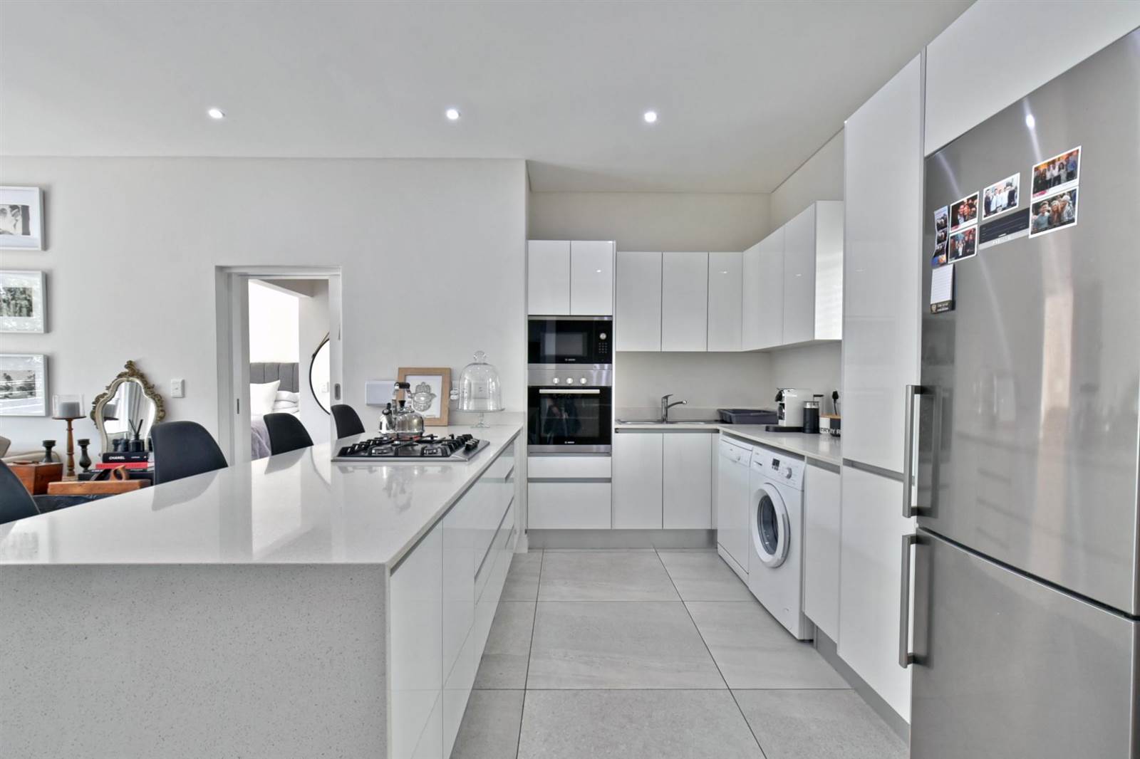 2 Bed Apartment in Waverley photo number 2