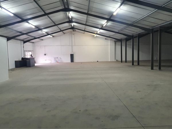 700  m² Commercial space