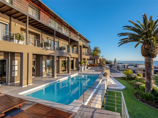 6 Bedroom House 6 Bedroom House
