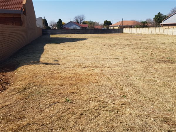 1 080 m² Land 1 080 m² Land