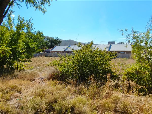 536 m² Land available in Ladismith
