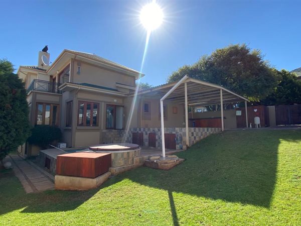 4 Bedroom House 4 Bedroom House