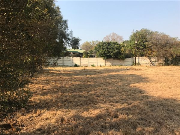 2 152 m² Land