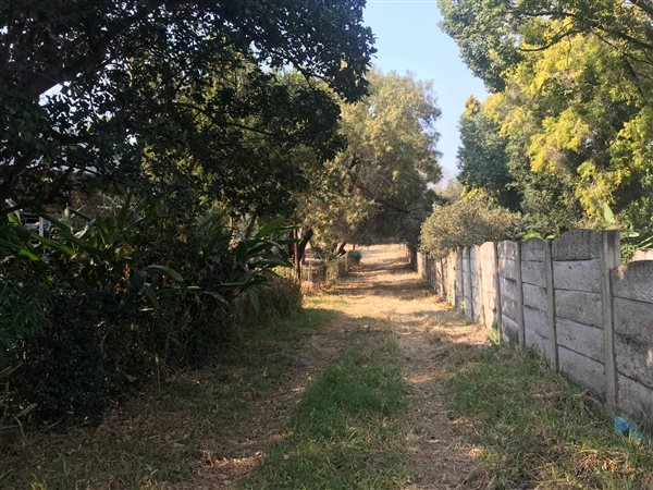 2152 m² Land available in Ifafi