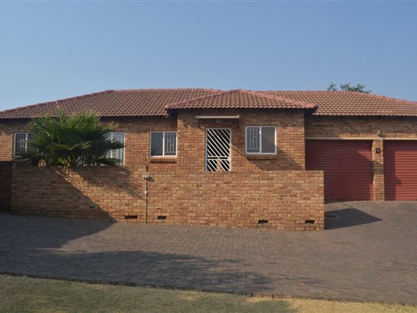3 Bedroom Townhouse 3 Bedroom Townhouse