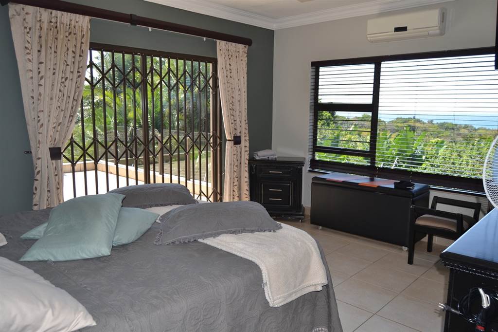 4 Bed House in Shelly Beach photo number 25