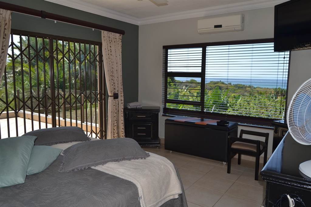 4 Bed House in Shelly Beach photo number 27
