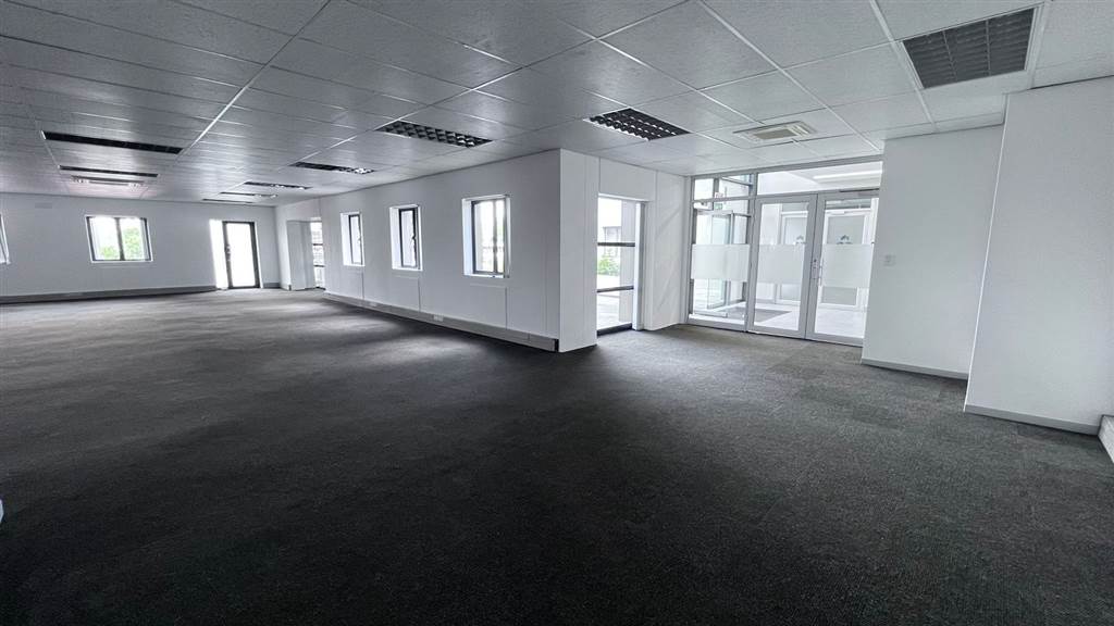 377  m² Commercial space in Strubens Valley photo number 6