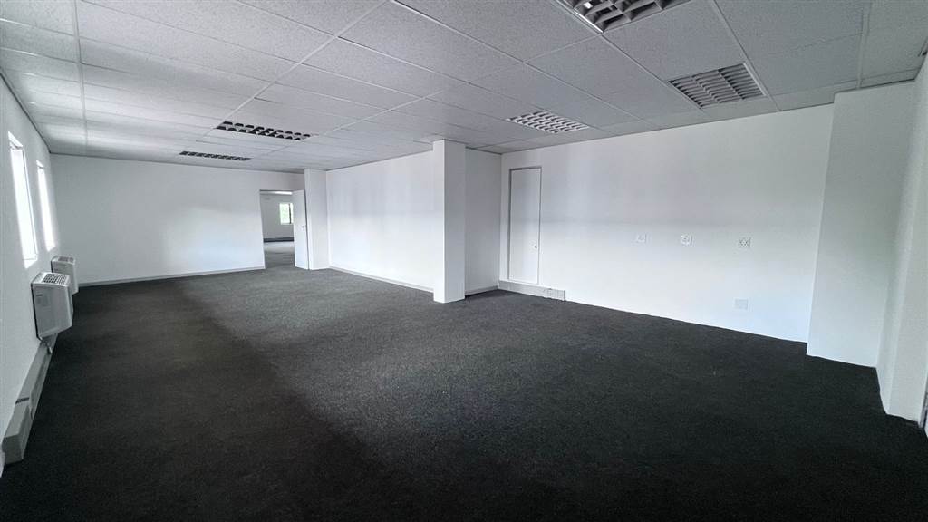 377  m² Commercial space in Strubens Valley photo number 12