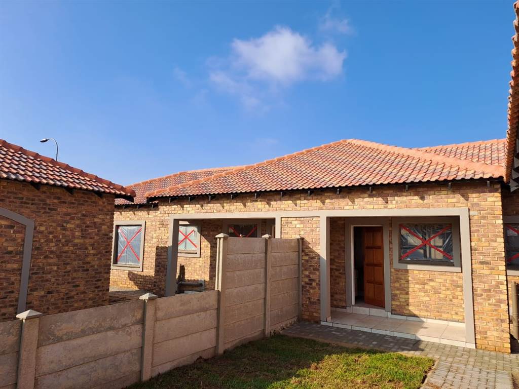 3 Bed Townhouse in Riversdale photo number 1