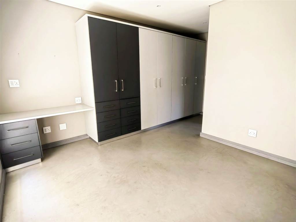 2 Bed Townhouse in Mooivallei Park photo number 9
