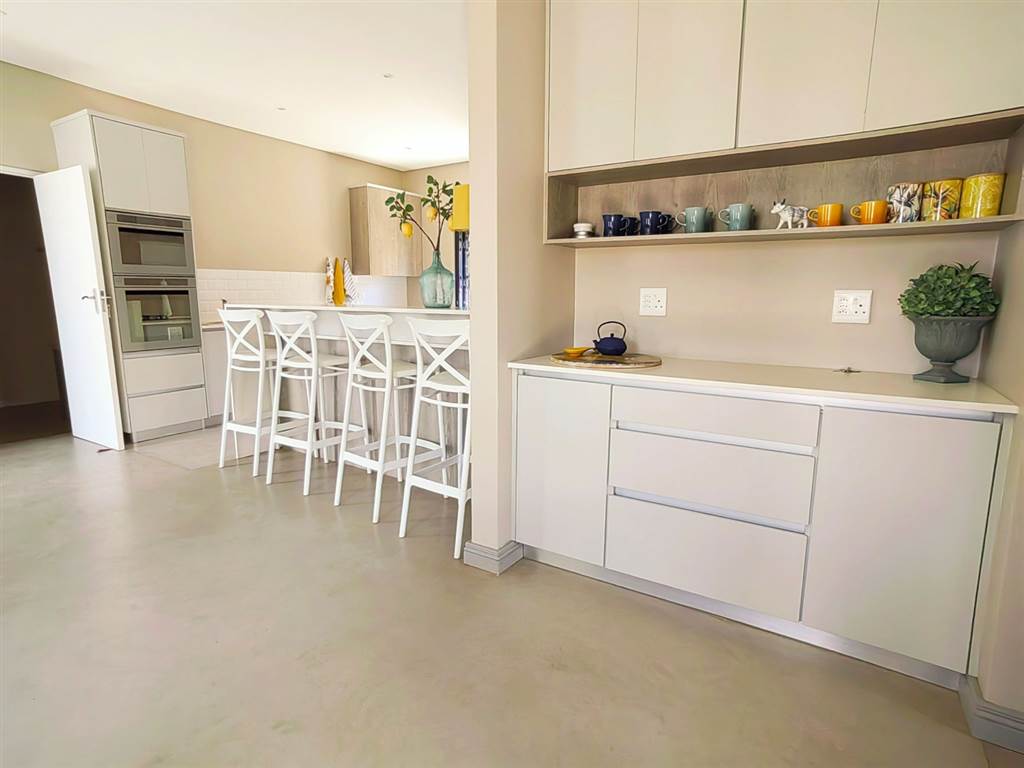 2 Bed Townhouse in Mooivallei Park photo number 1