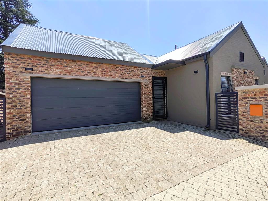 2 Bed Townhouse in Mooivallei Park photo number 21