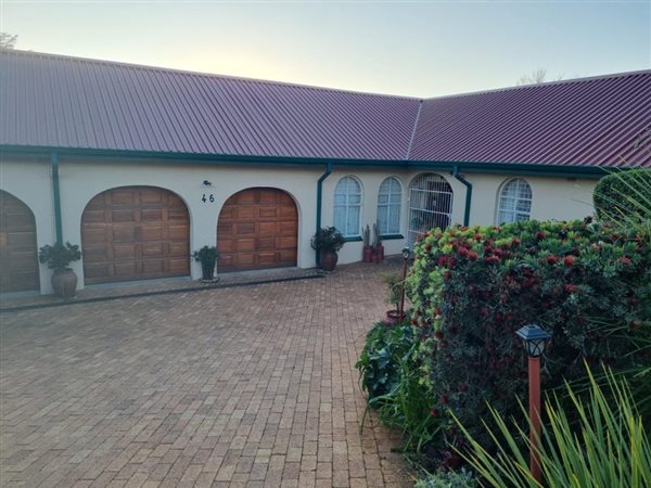 4 Bedroom House 4 Bedroom House