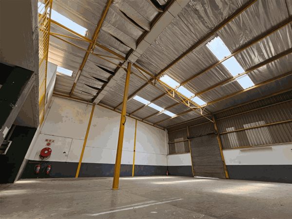 361  m² Industrial space