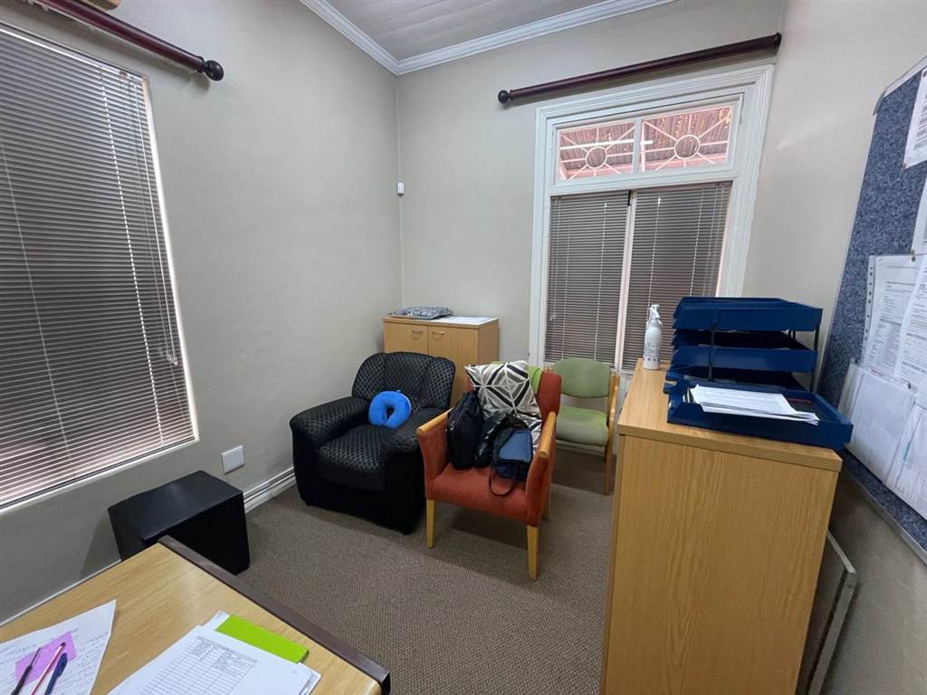 150  m² Office Space in Pietermaritzburg Central photo number 7