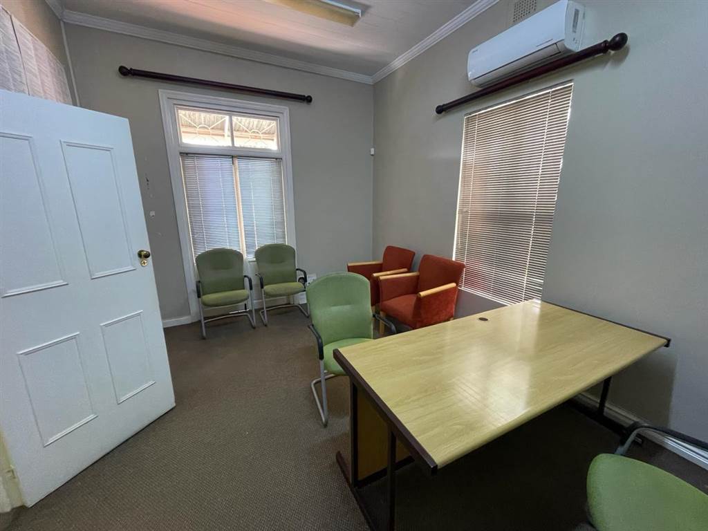 150  m² Office Space in Pietermaritzburg Central photo number 2