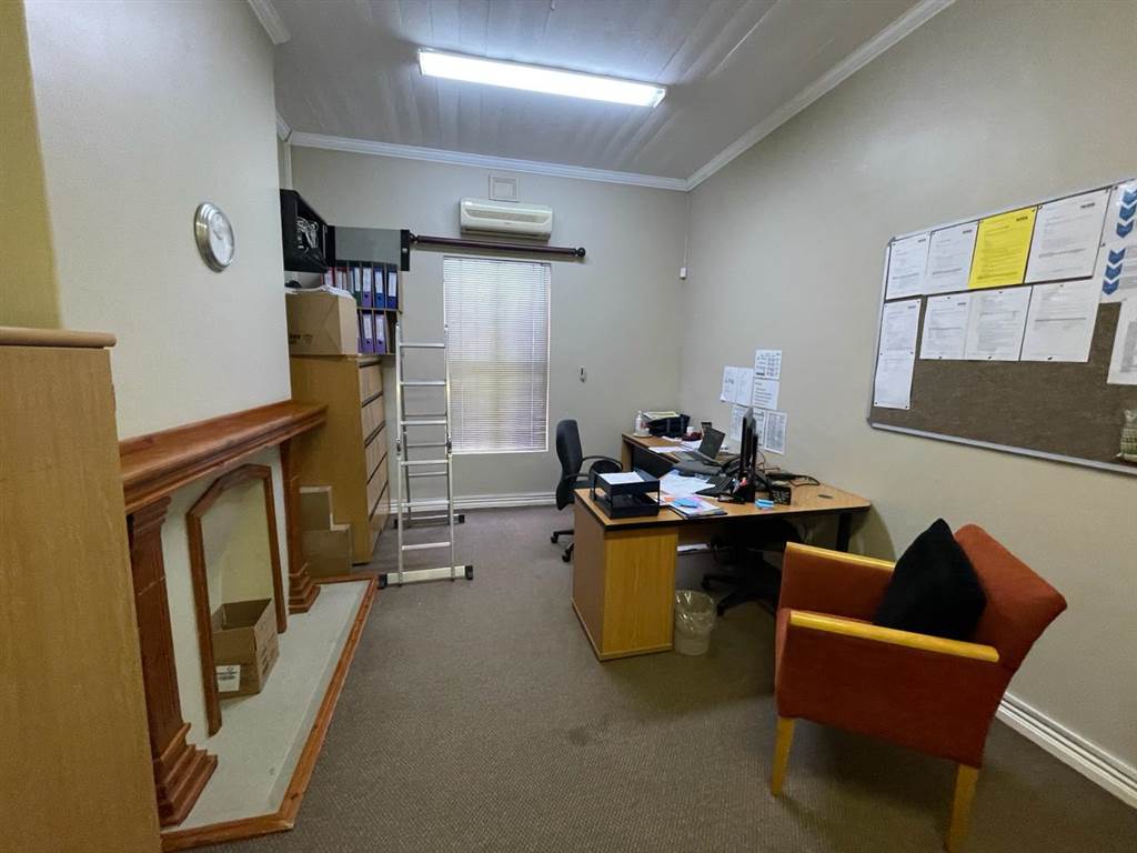 150  m² Office Space in Pietermaritzburg Central photo number 6