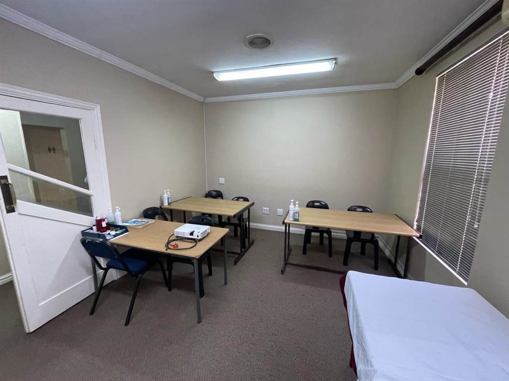 150  m² Office Space in Pietermaritzburg Central photo number 5