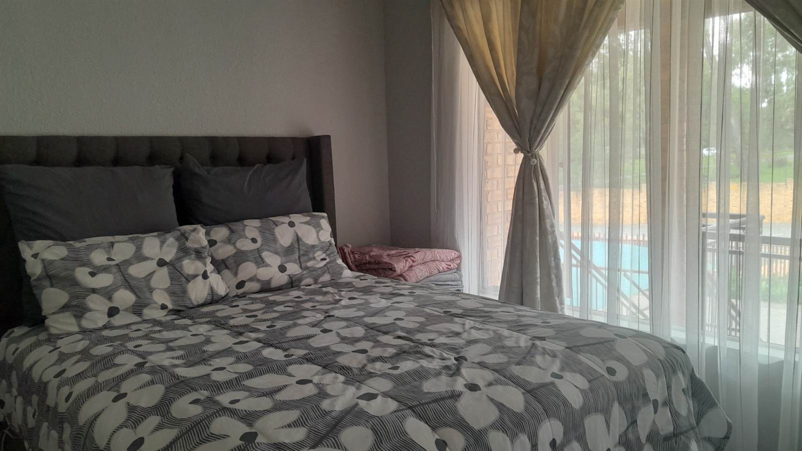 2 Bed Townhouse in Meredale photo number 10