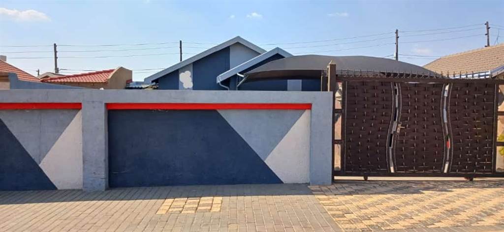 3 Bed House in Mamelodi photo number 1