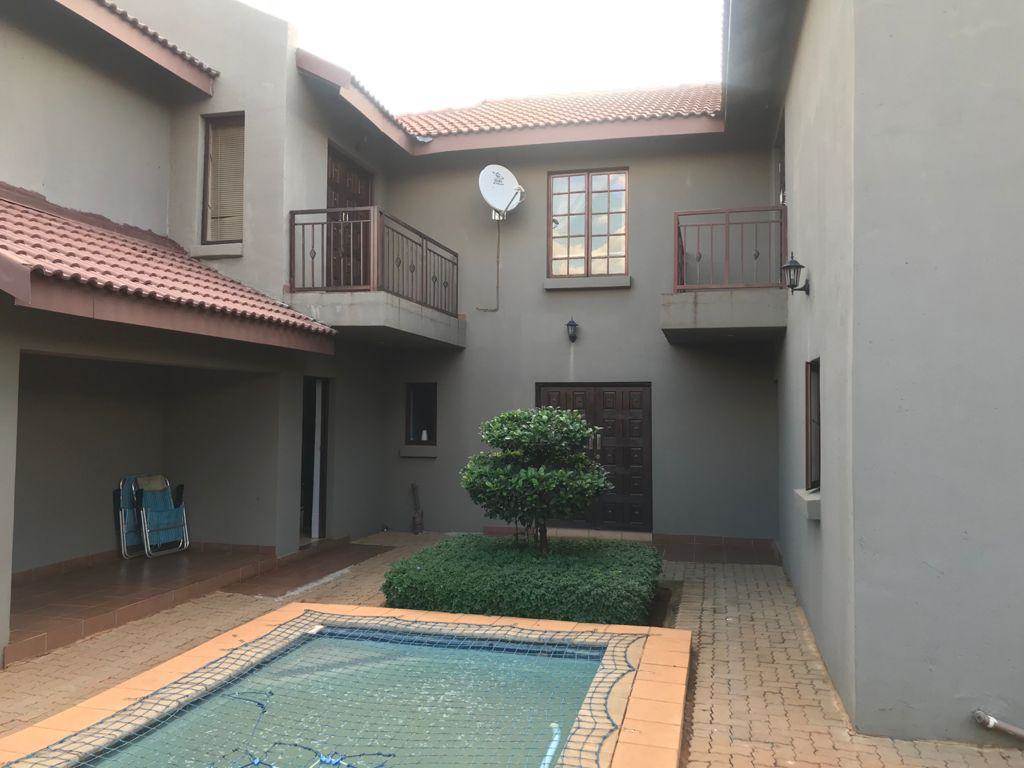 5 Bed House in Seasons Lifestyle Estate photo number 4