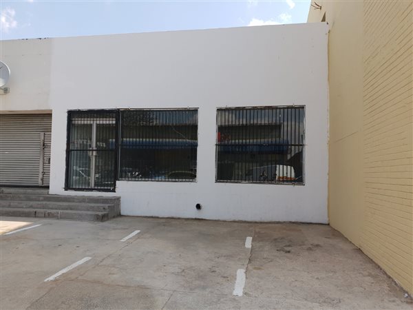 70  m² Commercial space