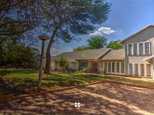 5 Bed House in Aston Manor