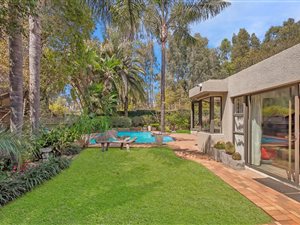 4 Bed House in Hurlingham Manor