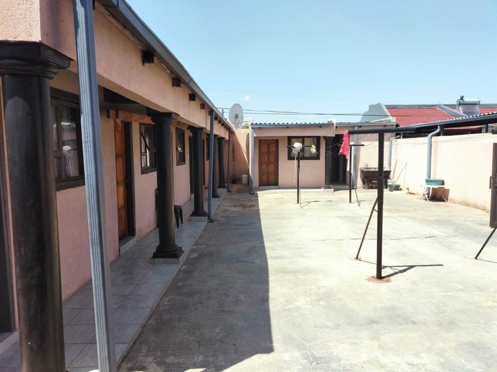 15 Bed House in Soshanguve photo number 27