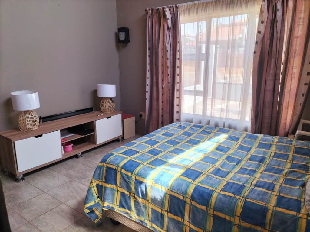 15 Bed House in Soshanguve photo number 18