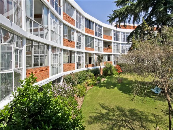 2 Bed Apartment in Craighall Park