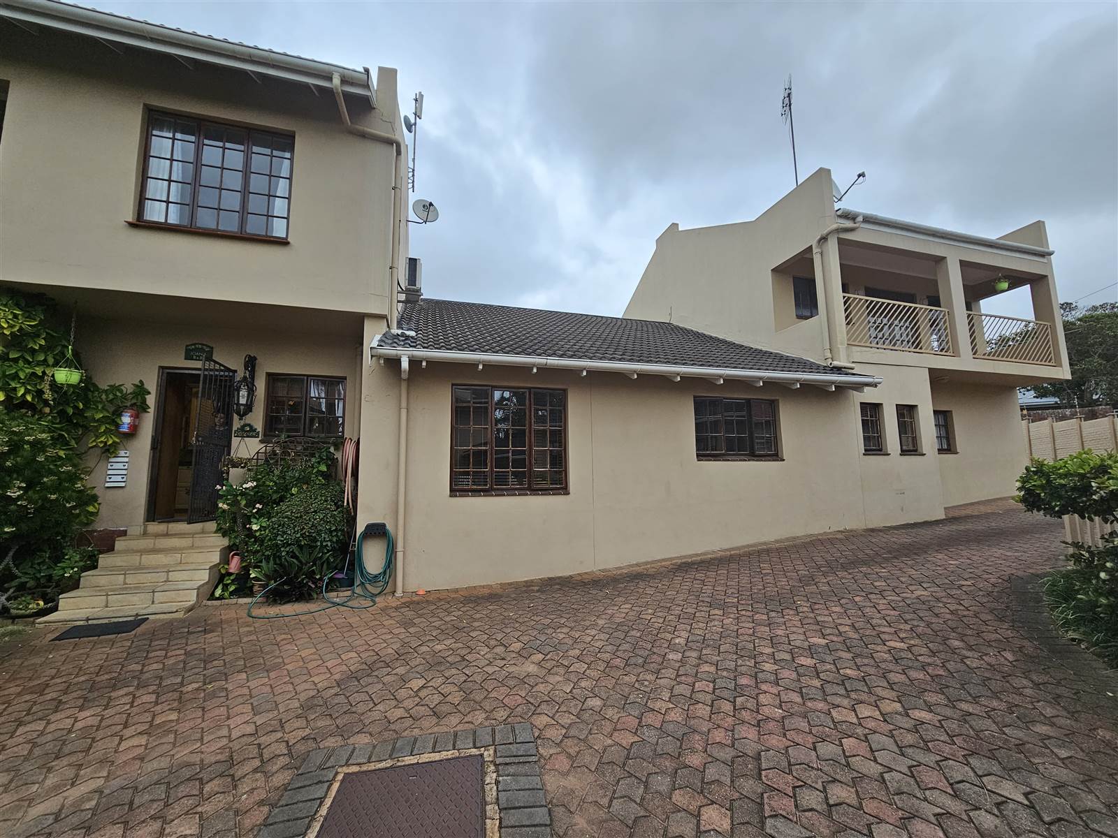 10 Bed House in Durban North photo number 29